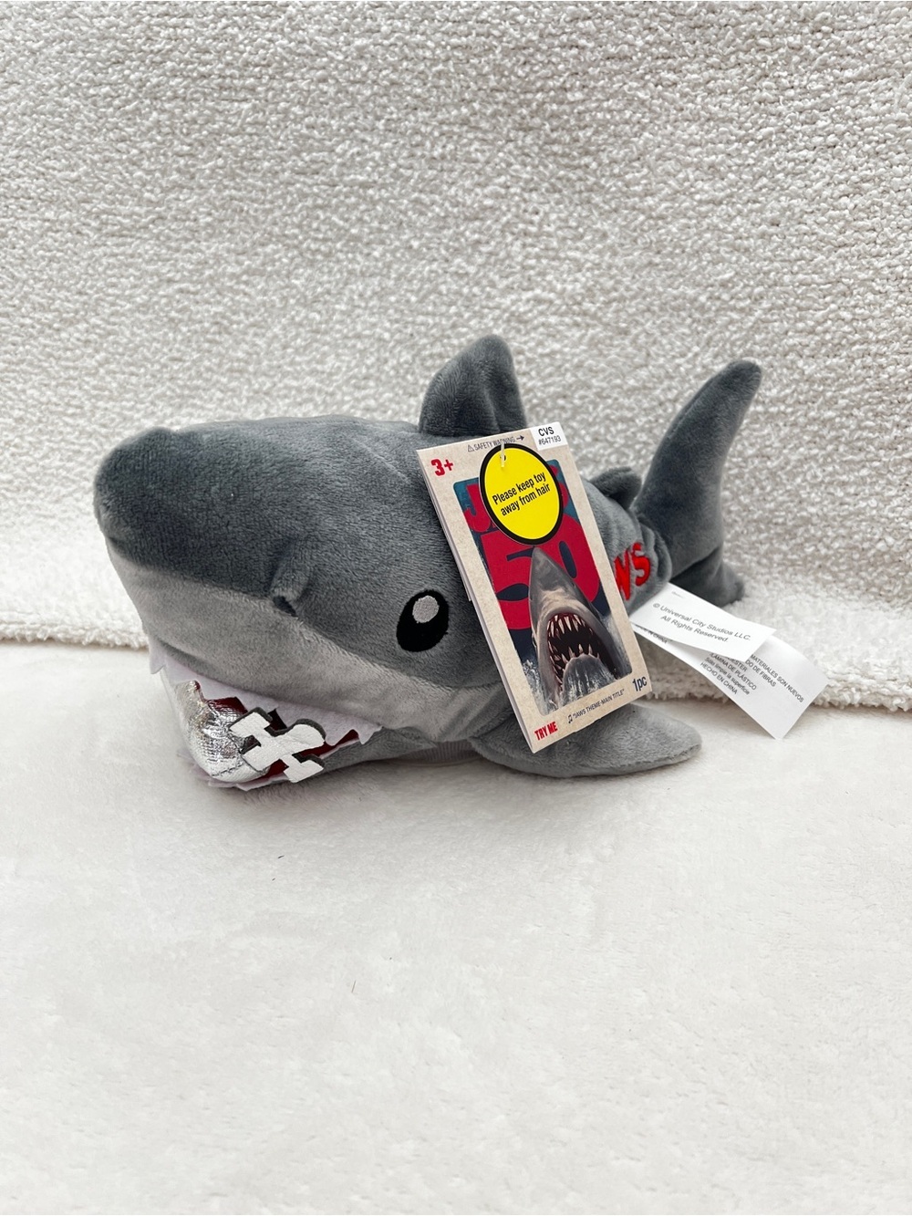 Jaws 50th anniversary Animated Plush Age 3+ Gray